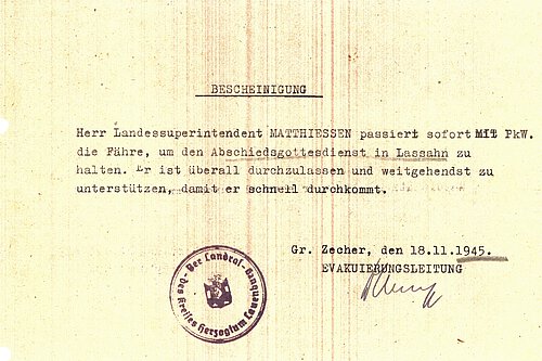 Passierschein für Landessuperintendenten Hans Matthießen zum Abschiedsgottesdienst in Lassahn, 1945, Archiv des Kirchenkreises Lübeck-Lauenburg.